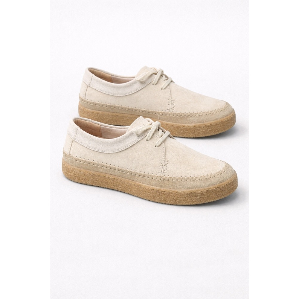 Clarks Women's 8.5 Beige Nubuck Lace Up Crepe Sole‎ Casual Shoes